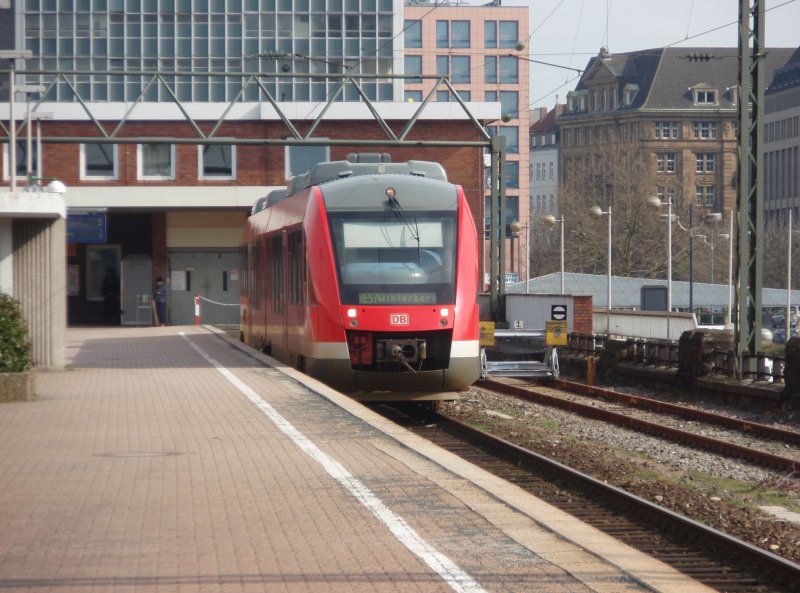 Ein VT 648 als RE 57 nach Winterberg (Westf.) in Dortmund Hbf. 14.03.2009