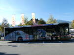 (256'131) - EAB Engelberg - Nr. 2/OW 10'224 - Scania am 16. Oktober 2023 beim Bahnhof Giswil