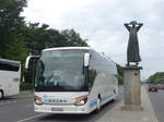 (183'275) - Aus Tschechien: Gumdrop, Praha - 3SJ 8242 - Setra am 10.