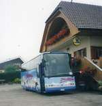 (MD079) - Aus dem Archiv: Broche, St-Aubin - Nr. 33/NE 96'285 - Volvo/Drgmller im Oktober 1997 in Zumholz, Gasthof Laterne 