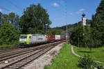 185 549-3 mit einem Containerzug am 23.