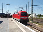 182 010 als RE 1 nach Berlin-Ostkreuz in Magdeburg Hbf.