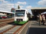 VT 016 der Erfurter Bahn als EB Schweinfurt Stadt - Gemnden (Main) bei der Einfahrt in Schweinfurt Hbf.
