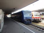 65 der Bodensee Oberschwaben Bahn als RB 91 Aulendorf - Friedrichshafen Hafen in Friedrichshafen Stadt. 22.09.2021
