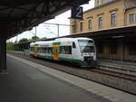 VT 150 der Vogtlandbahn als RB 2 aus Adorf (Vogtl) in Reichenbach (Vogtl) ob Bf.