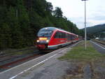 642 137 der Kurhessenbahn als RB 97 Marburg (Lahn) - Brilon Stadt in Brilon Wald.