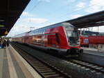 445 044 als RE Frankfurt (Main) Hbf - Würzburg Hbf in Hanau Hbf.