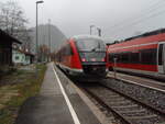 642 710 als RB 73 nach Kempten (Allgäu) Hbf in Pfronten-Steinach. 19.11.2023