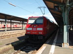 146 253 als RE 30 aus Frankfurt (Main) Hbf in Kassel Hbf.