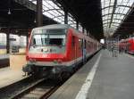 Ein Wittenberger Steuerwagen als RE 10 Koblenz Hbf - Frankfurt (Main) Hbf in Wiesbaden Hbf.