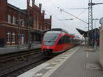 644 002 als RE 17 nach Hagen Hbf in Warburg (Westf.).
