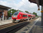 633 115 als RE 17 aus Hagen Hbf in Warburg (Westf.).