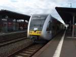 506 108 der Hessischen Landesbahn als RB 33 aus Hanau Hbf in Friedberg (Hess.).