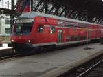 RB27 von Mnchengladbach nach Koblenz wartet im Klner Hbf auf die Weiterfahrt. Mai 2009