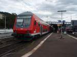 Ein Doppelstock Steuerwagen als RE Kassel Hbf - Frankfurt (Main) Hbf in Marburg (Lahn). 11.08.2013