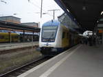 Ein Doppelstock Steuerwagen der metronom Eisenbahngesellschaft als RE 4 nach Hamburg Hbf in Bremen Hbf.