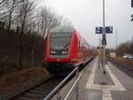 Ein Doppelstock Steuerwagen als RE 57 aus Hamm (Westf.) Hbf in Usseln. 04.02.2024