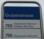 (163'362) - ZVV-Haltestellenschild - Kloten, Grubenstrasse - am 15.