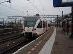 Ein GTW 2/8 als Stoptrein Roermond - Nijmegen in Venlo.