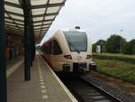 Ein GTW der Arriva als Stoptrein nach Groningen in Delfzijl.