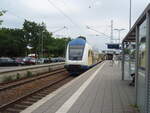 Ein Doppelstock Steuerwagen der start Unterelbe als RE 5 Cuxhaven - Hamburg-Harburg in Buxtehude.