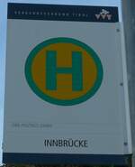 (196'860) - BB-POSTBUS-Haltestellenschild - Radfeld, Innbrcke - am 11. September 2018