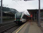 Ein GTW der Steiermarkbahn und Bus als S 11 nach belbach in Peggau-Deutschfeistritz.