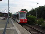 442 der City-Bahn Chemnitz als CB 13 aus Aue (Sachs) in Burgstdt.