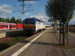 2700-11 der Nord-Ostsee-Bahn als NOB Westerland (Sylt) - Hamburg-Altona bei der Ausfahrt aus Itzehoe.