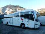 (232'303) - Lmania, Montreux - VS 501'615 - Irizar (Vorfhrfahrzeug Visa) am 23.