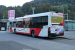 (281'576) - Niederer, Filzbach - Nr. 13/GL 40/PID 5574 - Mercedes am 18. Oktober 2025 beim Bahnhof Nfels-Mollis