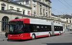 (285'828) - SW Winterthur - Nr. 116 - Hess/Hess Gelenktrolleybus am 28. M�rz 2026 beim Hauptbahnhof Winterthur