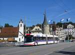 (266'707) - VBL Luzern - Nr. 420 - Hess/Hess Doppelgelenktrolleybus am 7. September 2024 in Luzern, Bahnhofbrcke