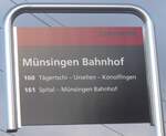 (212'892) - BERNMOBIL-Haltestellenschild - Mnsingen, Bahnhof - am 14.