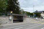 (286'499) - PostAuto_haltestelle am 28. April 2026 beim Bahnhof Pr�les