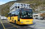 (281'698) - PostAuto Wallis - VS 424'838/PID 10'084 - Iveco am 21. Oktober 2025 beim Bahnhof Brig