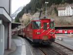 Ein Deh 4/4 der Matterhorn-Gotthard-Bahn als R nach Andermatt in Gschenen.
