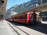 Ein Wagen der Rhtischen Bahn als R aus Arosa in Chur.